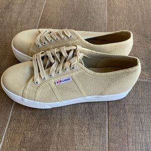 superga platform beige